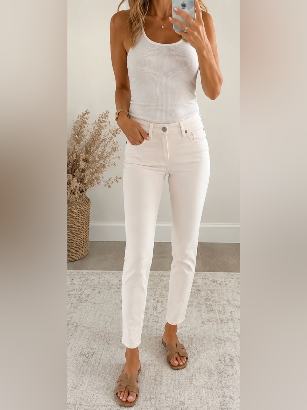 AG Adriano Goldschmied The Prima Cigarette Leg Jeans 25R  Cream Stretch Denim